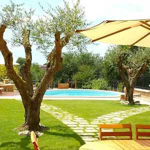 La Valle Dei Casali Con Piscina E Natura A Bed and breakfast